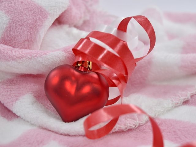 Milyen ajándékkal kedveskedjünk pasinknak Valentin napra?